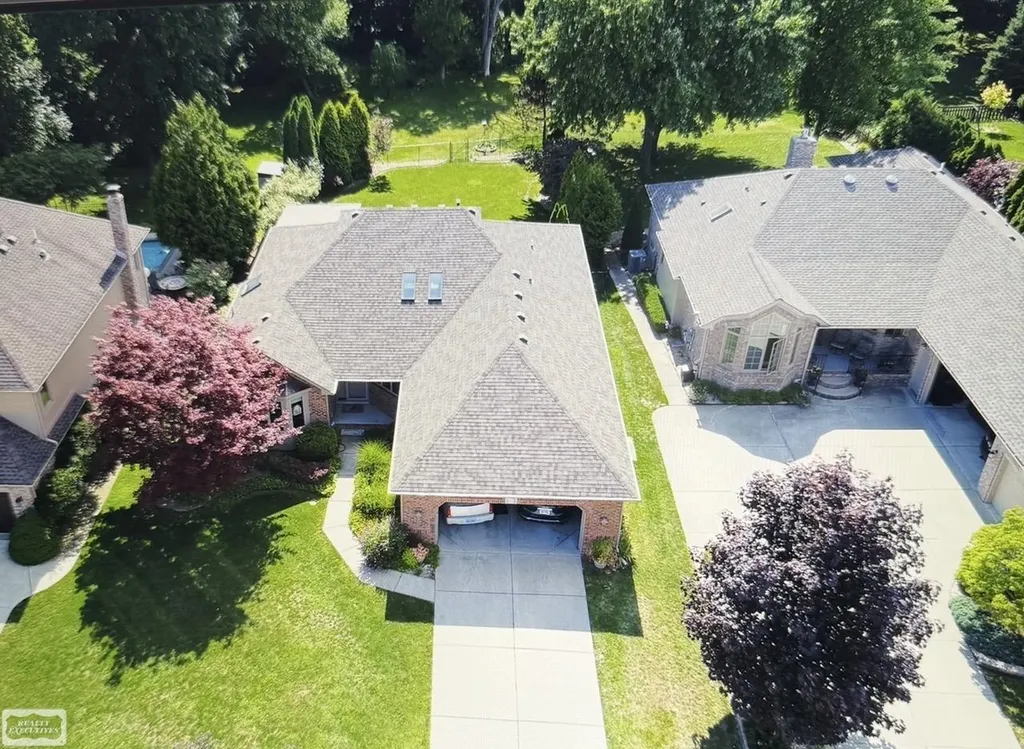 43243 Riverway Drive Clinton Charter Township MI 48038