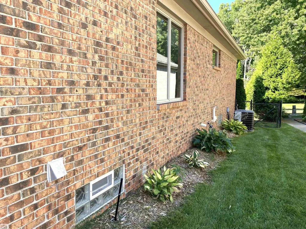 43243 Riverway Drive Clinton Charter Township MI 48038