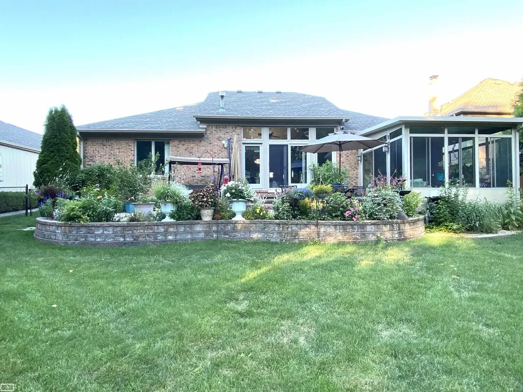 43243 Riverway Drive Clinton Charter Township MI 48038