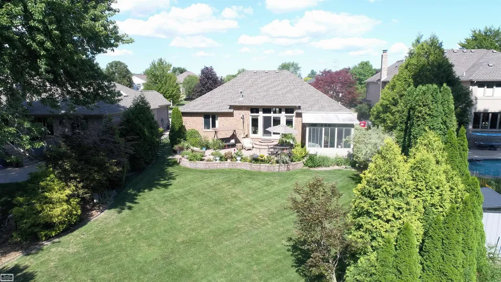 43243 Riverway Drive Clinton Charter Township MI 48038