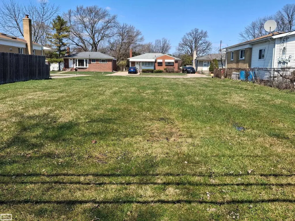22810 Garfield Street St. Clair Shores City MI 48082