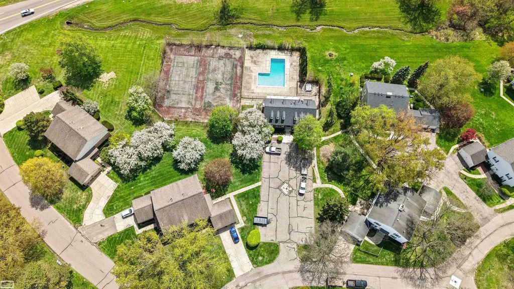 38723 Lighthouse Point Clinton Charter Township MI 48038