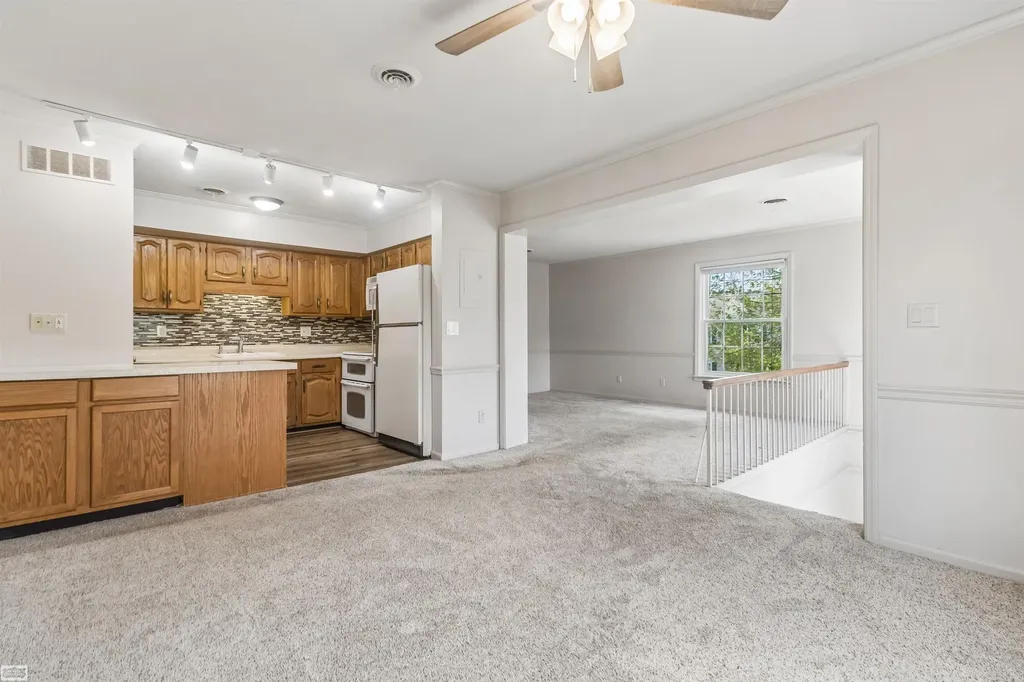 38723 Lighthouse Point Clinton Charter Township MI 48038