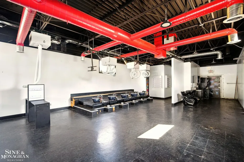 8235 W 8 Mile Road Detroit City MI 48221