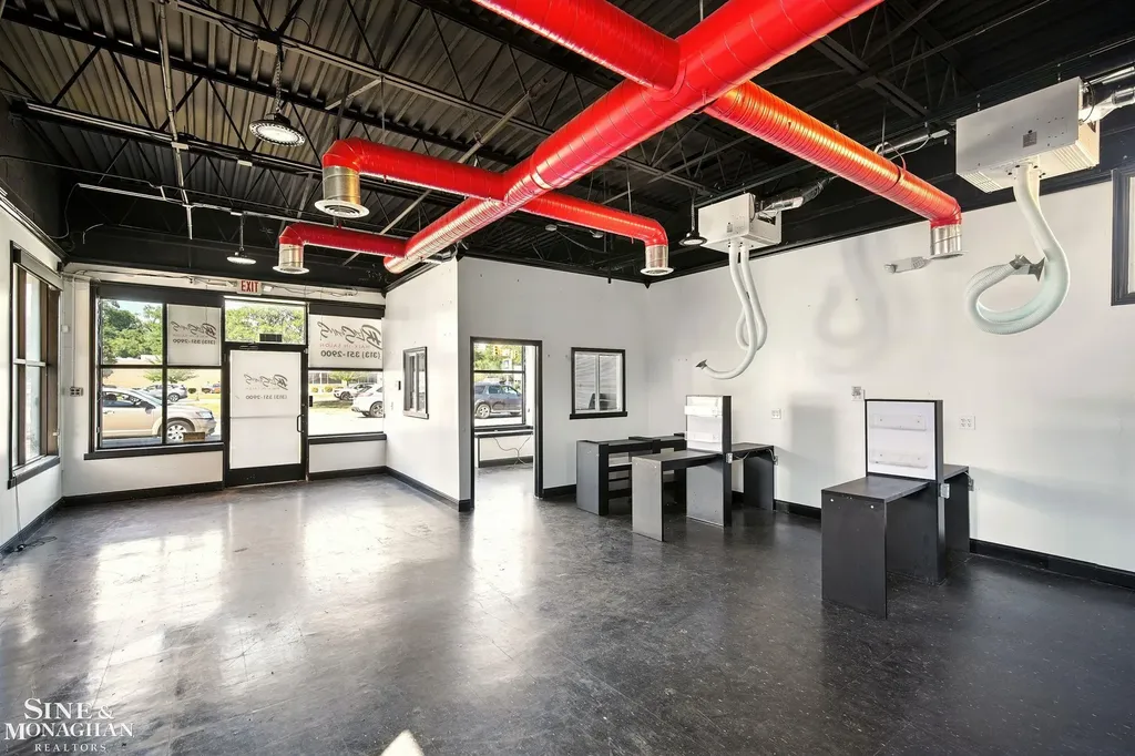 8235 W 8 Mile Road Detroit City MI 48221