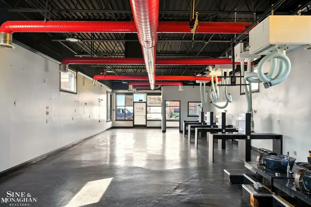8235 W 8 Mile Road Detroit City MI 48221