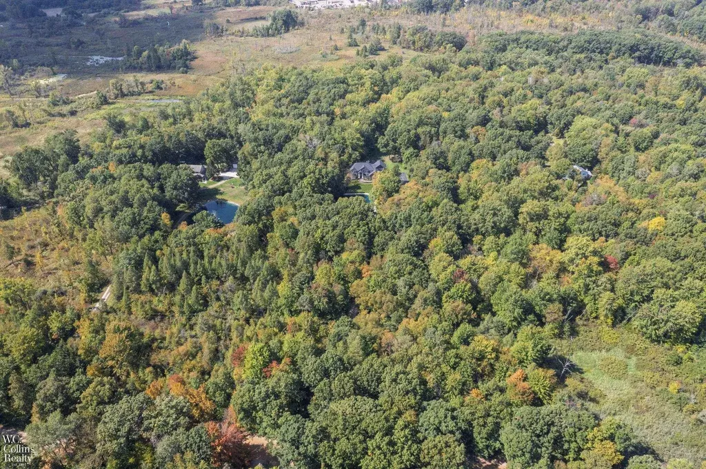 438 State Park Road Groveland Township MI 48462