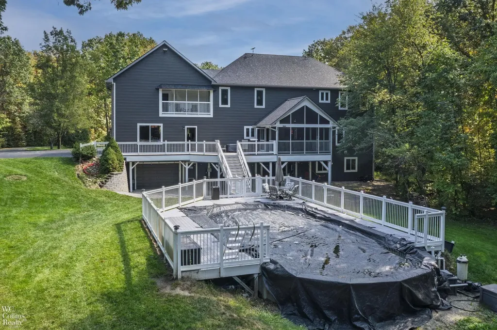 438 State Park Road Groveland Township MI 48462