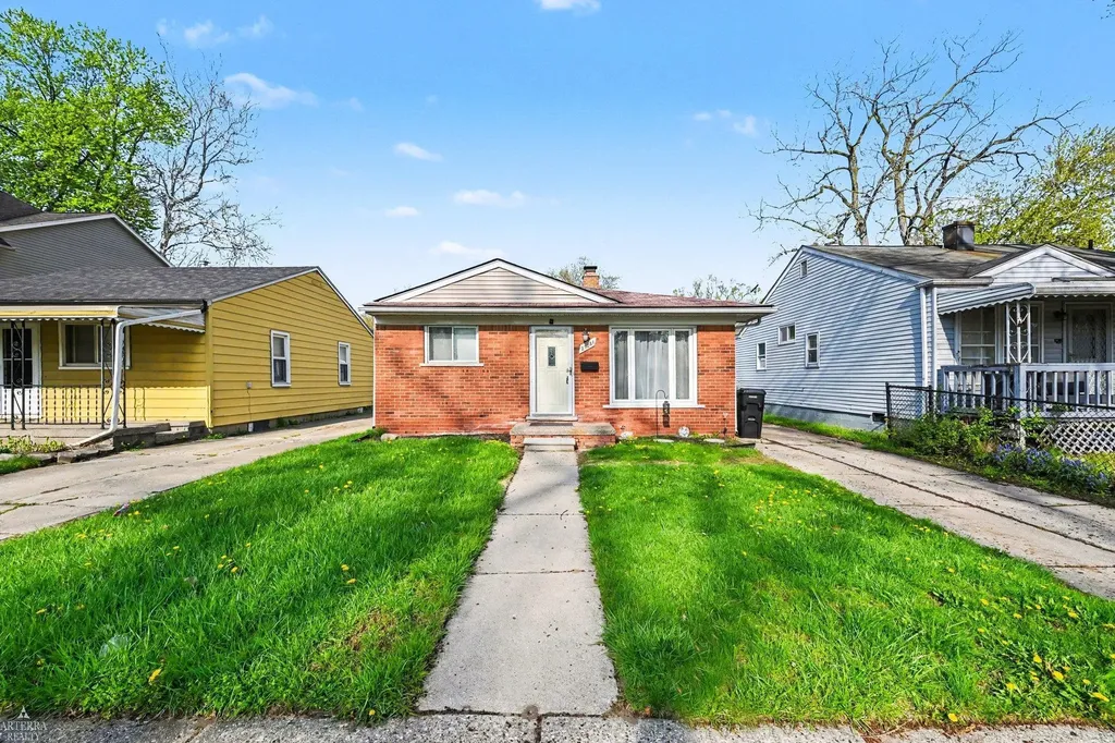 27081 Barrington St Street Madison Heights City MI 48071