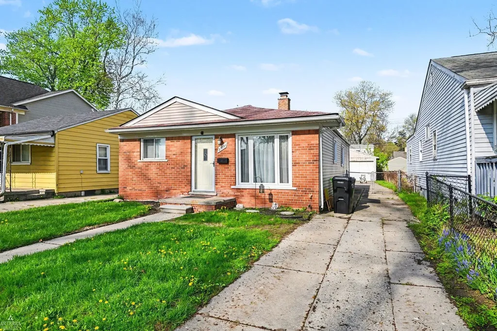 27081 Barrington St Street Madison Heights City MI 48071