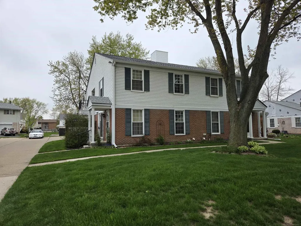 24675 Meadow Creek Drive Harrison Charter Township MI 48045