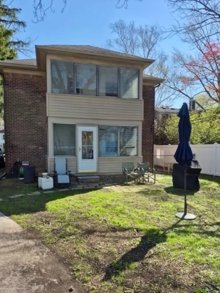 497 Neff Road Wayne City MI 48230