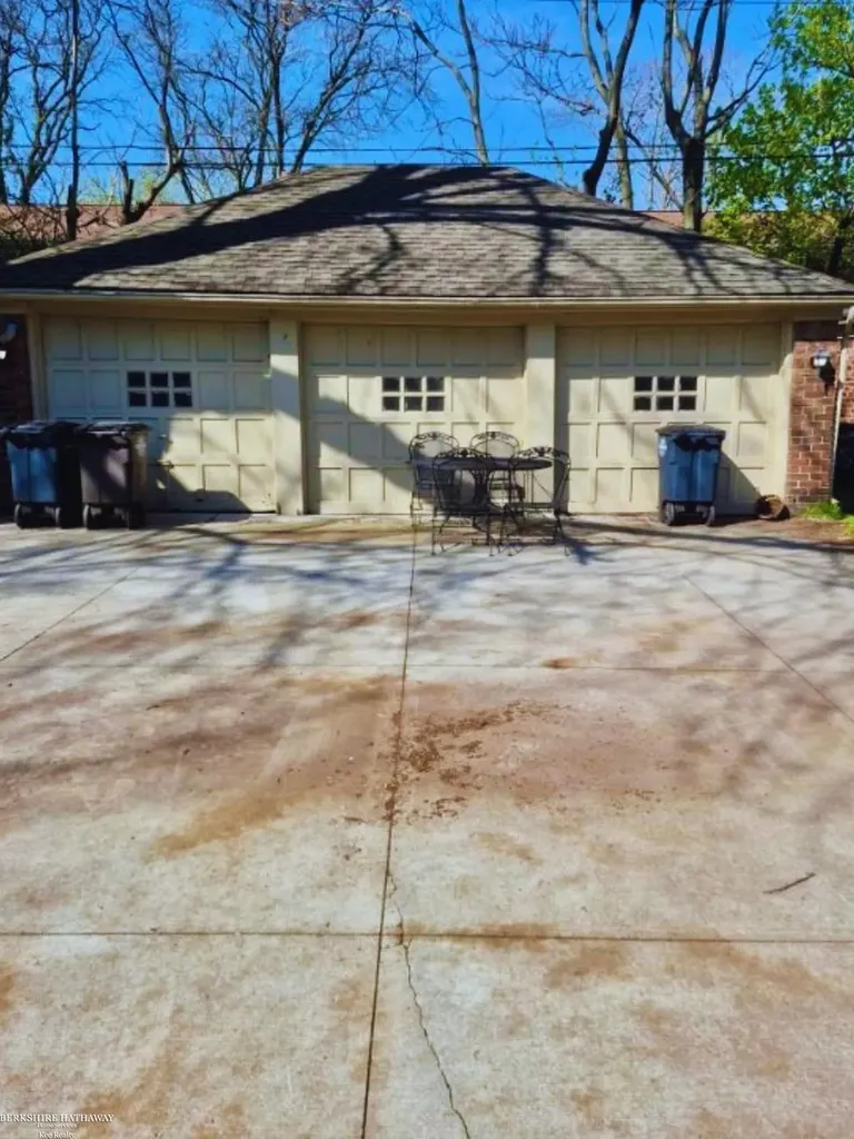 497 Neff Road Wayne City MI 48230