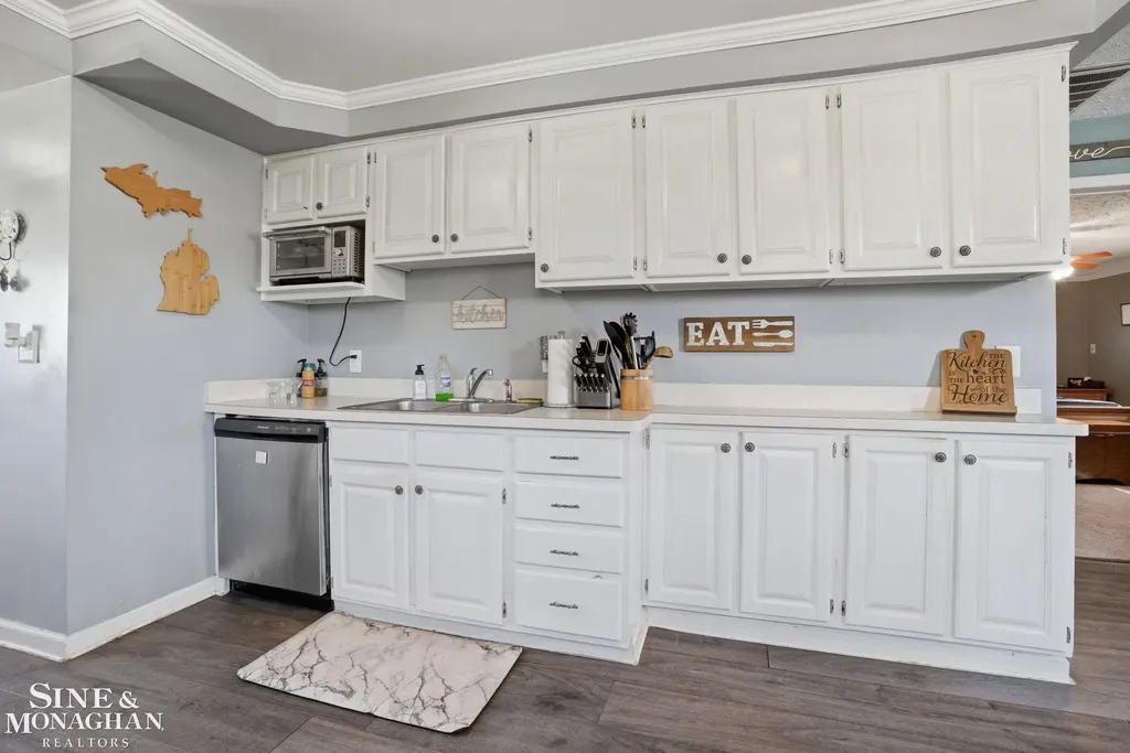 47172 Forton Drive Chesterfield Township MI 48047
