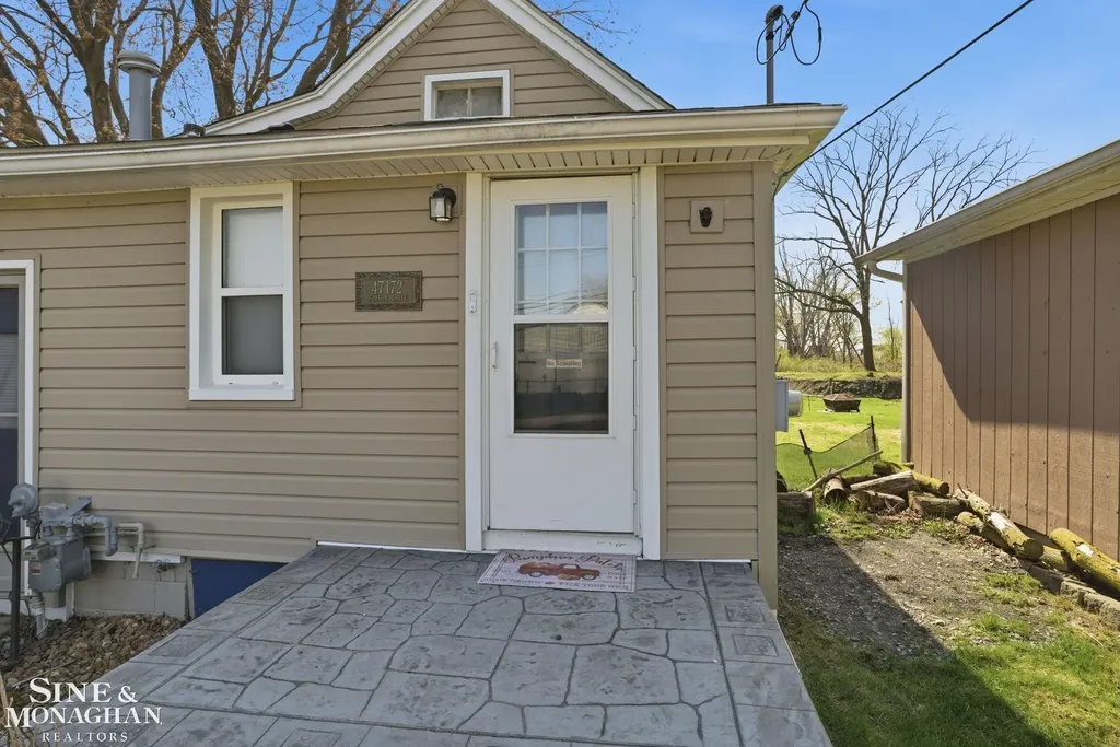 47172 Forton Drive Chesterfield Township MI 48047