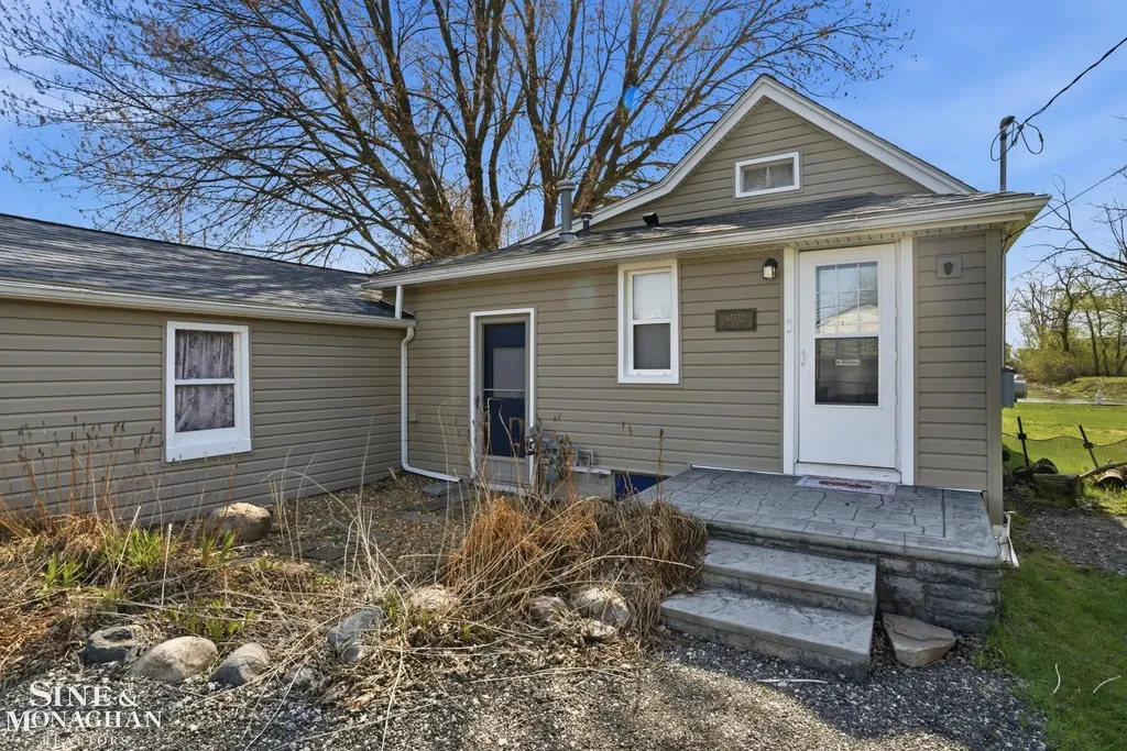 47172 Forton Drive Chesterfield Township MI 48047