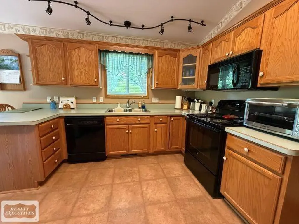 6651 Tamarack Freeman Township MI 48632