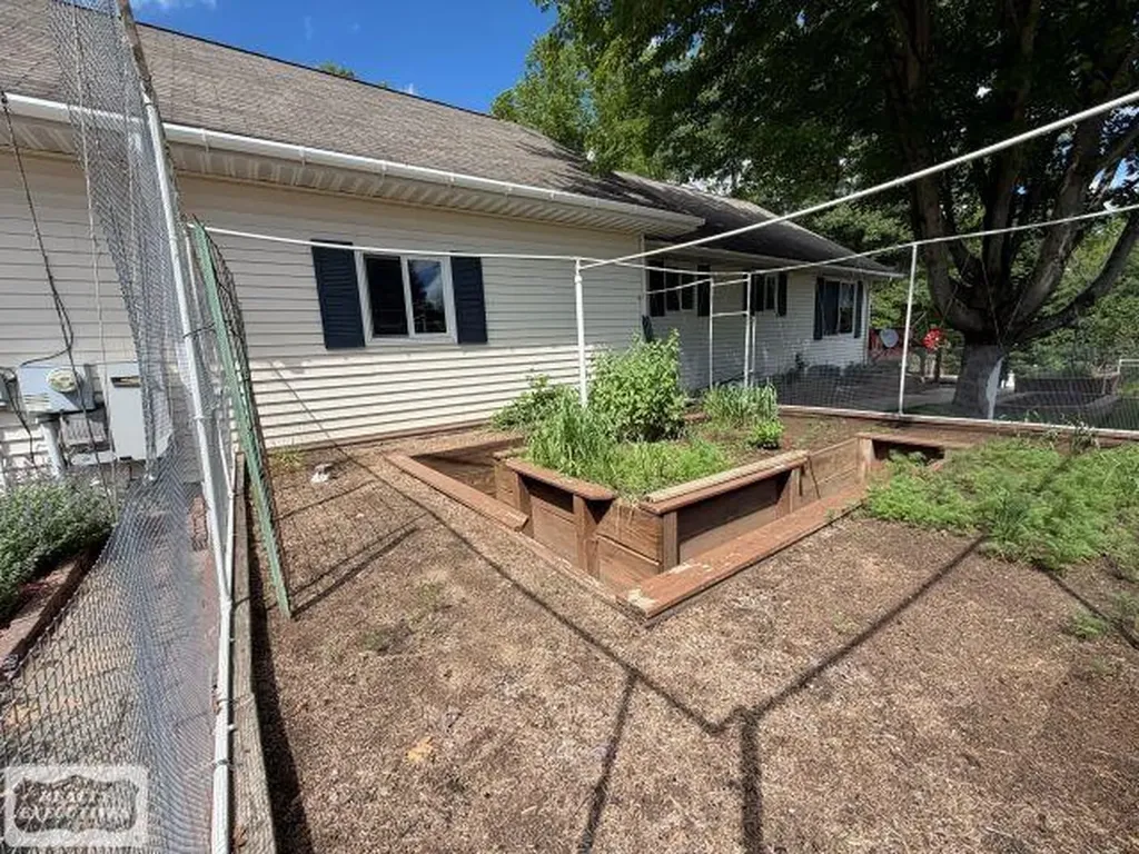 6651 Tamarack Freeman Township MI 48632