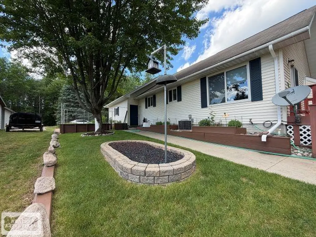 6651 Tamarack Freeman Township MI 48632