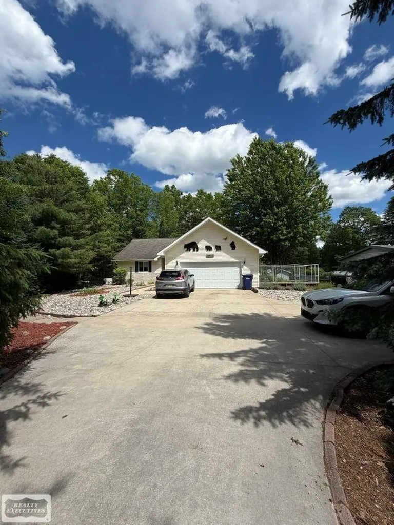 6651 Tamarack Freeman Township MI 48632