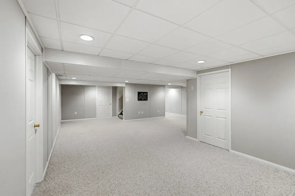17233 Pond Drive Clinton Charter Township MI 48038