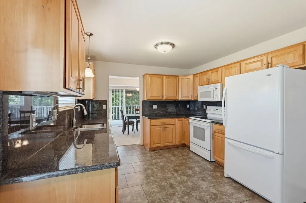 17233 Pond Drive Clinton Charter Township MI 48038