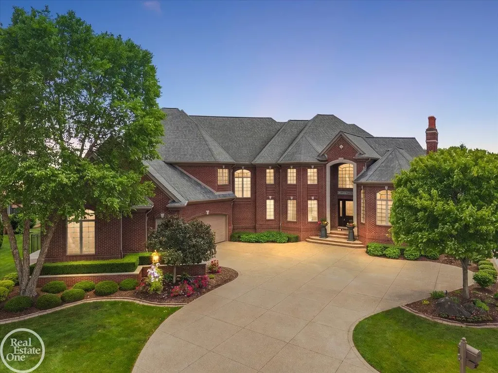 49515 Regatta Street Chesterfield Township MI 48047