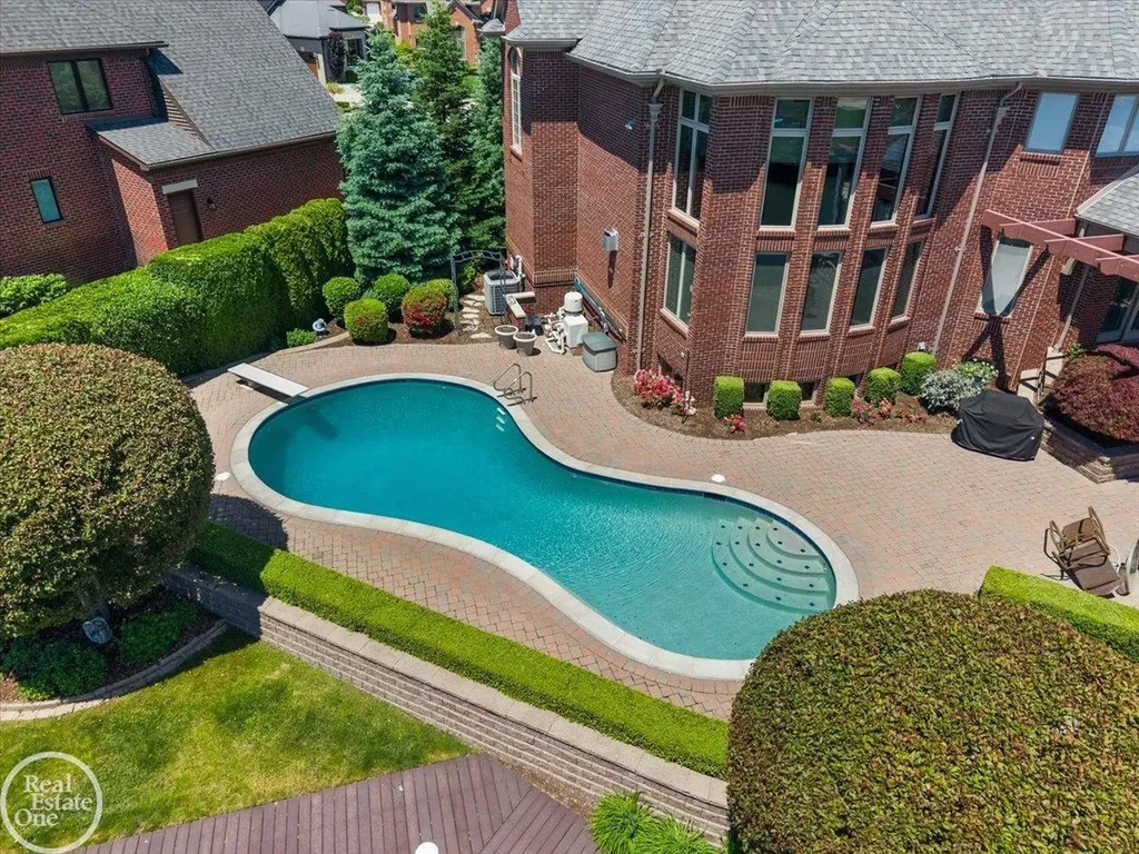49515 Regatta Street Chesterfield Township MI 48047