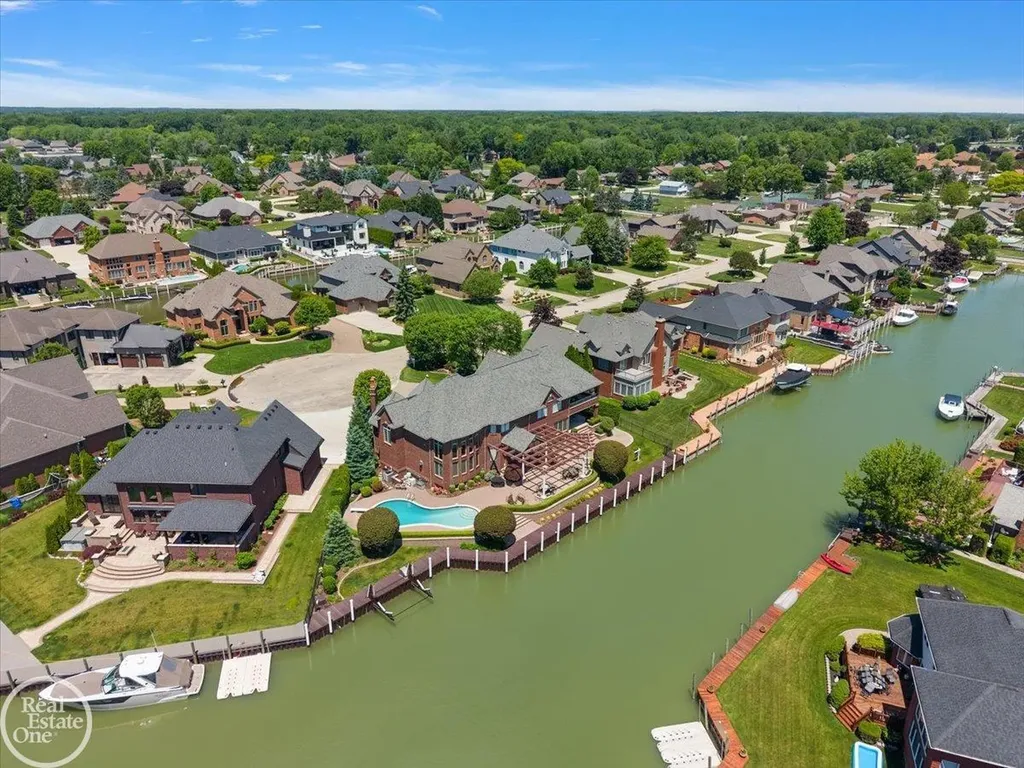 49515 Regatta Street Chesterfield Township MI 48047