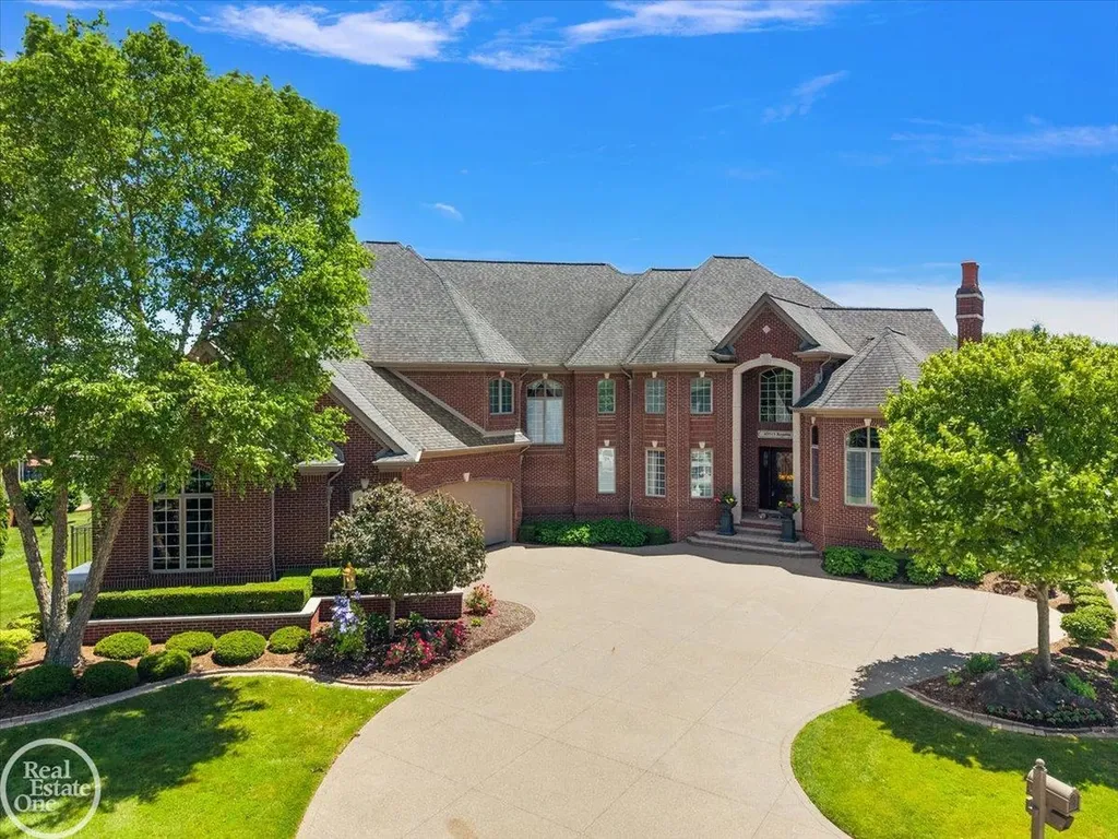 49515 Regatta Street Chesterfield Township MI 48047