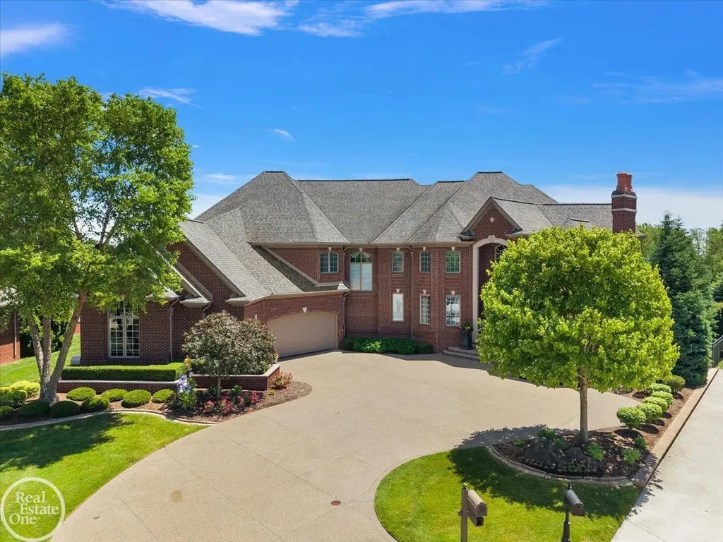 49515 Regatta Street Chesterfield Township MI 48047