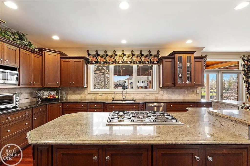 49515 Regatta Street Chesterfield Township MI 48047