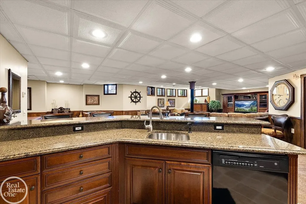 49515 Regatta Street Chesterfield Township MI 48047