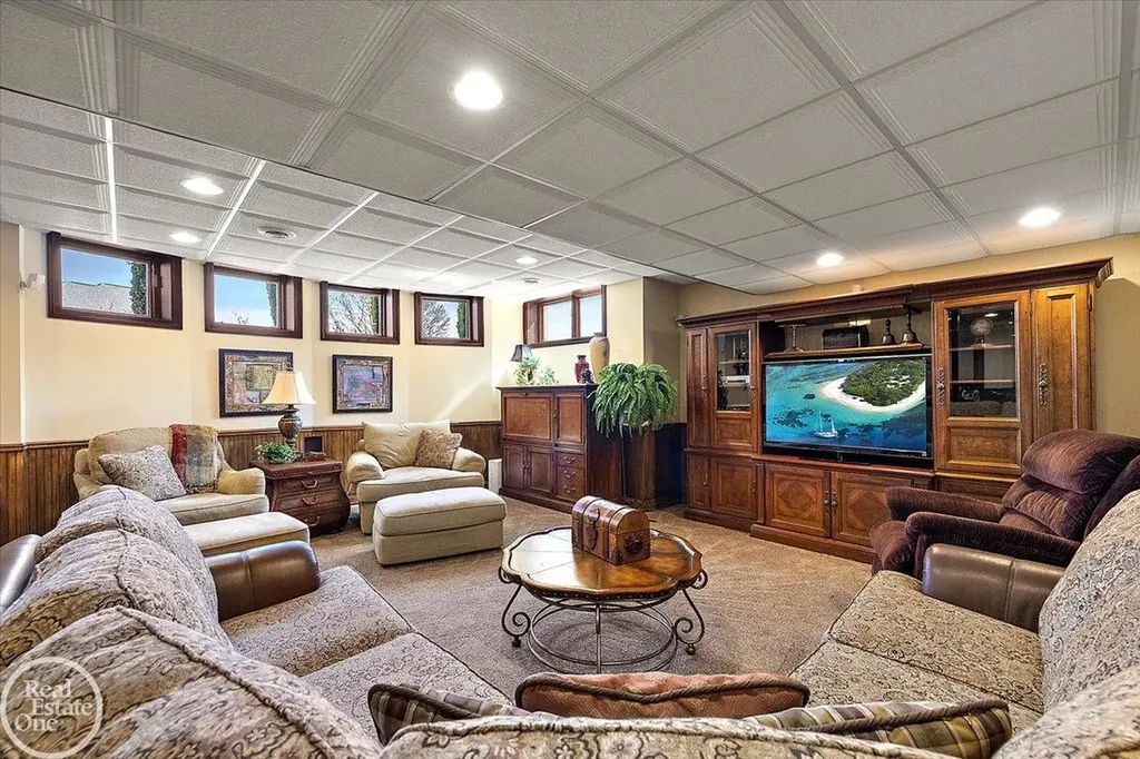 49515 Regatta Street Chesterfield Township MI 48047