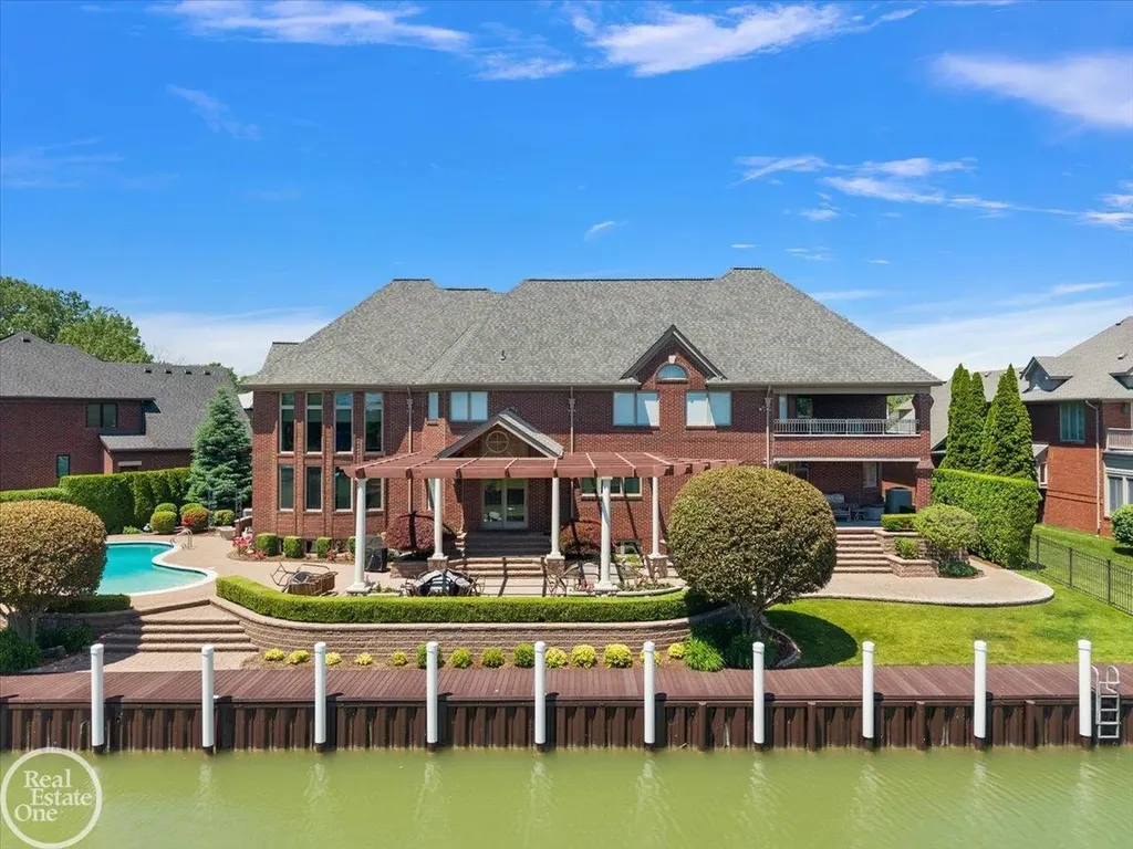 49515 Regatta Street Chesterfield Township MI 48047