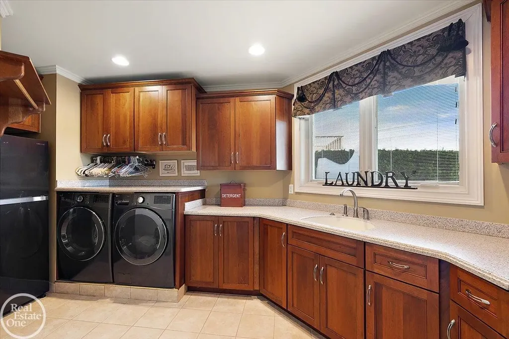49515 Regatta Street Chesterfield Township MI 48047