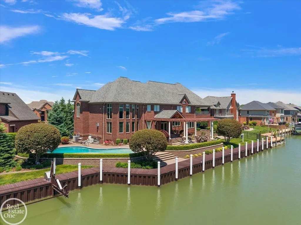 49515 Regatta Street Chesterfield Township MI 48047