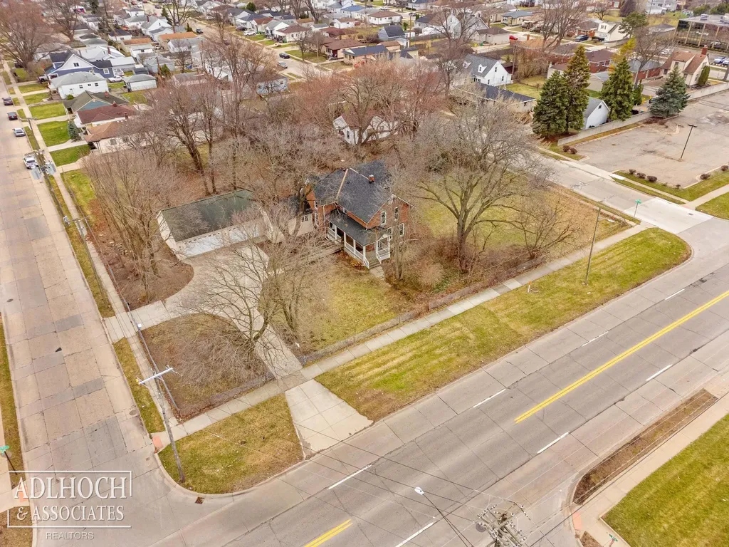 17526 E 10 Mile Road Eastpointe City MI 48021