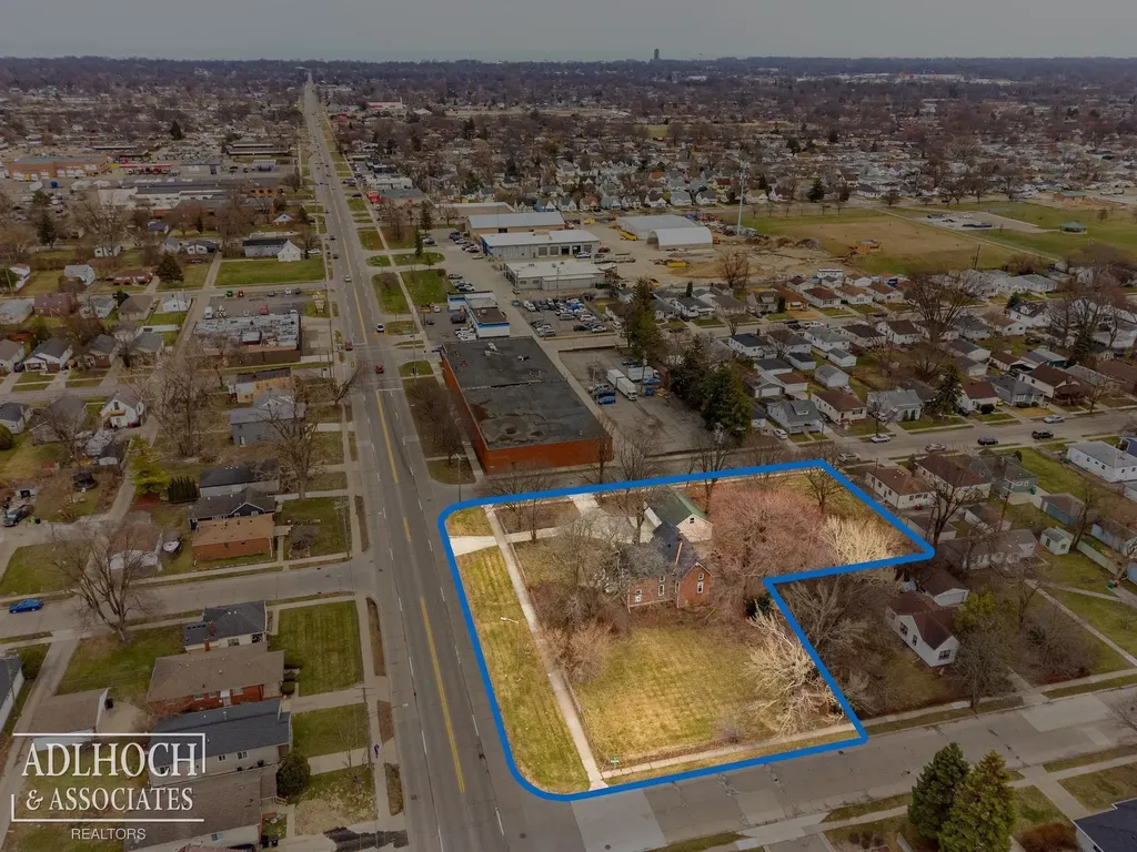 17526 E 10 Mile Road Eastpointe City MI 48021