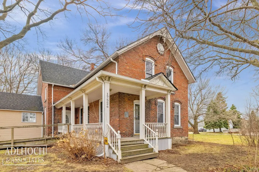 17526 E 10 Mile Road Eastpointe City MI 48021