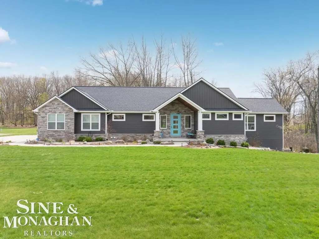 2285 White Hawk Trl Road Marion Township MI 48843