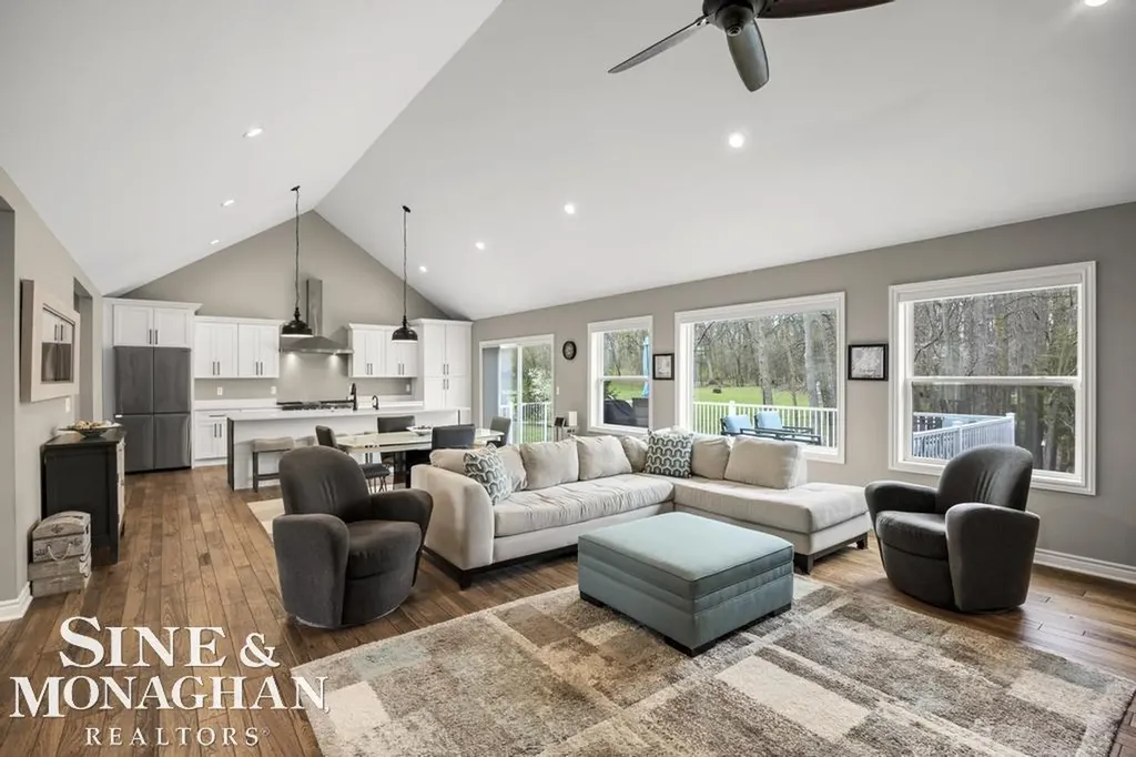 2285 White Hawk Trl Road Marion Township MI 48843
