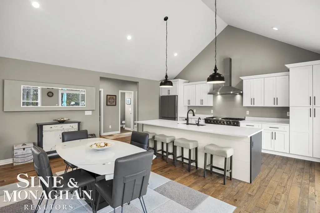 2285 White Hawk Trl Road Marion Township MI 48843