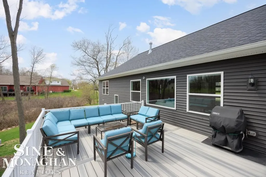 2285 White Hawk Trl Road Marion Township MI 48843