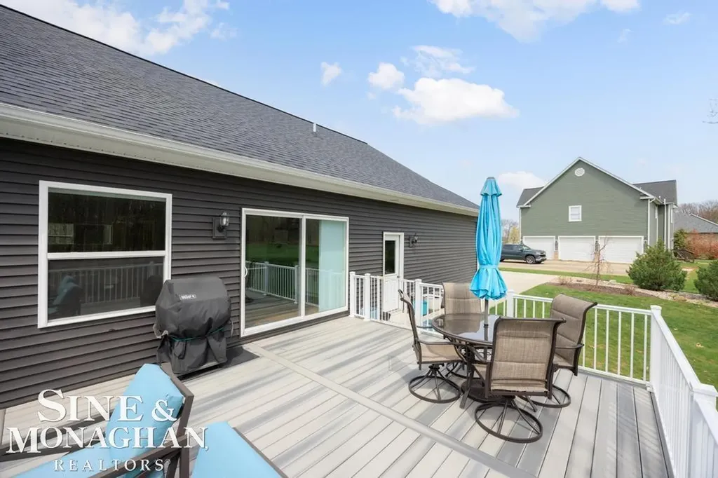 2285 White Hawk Trl Road Marion Township MI 48843