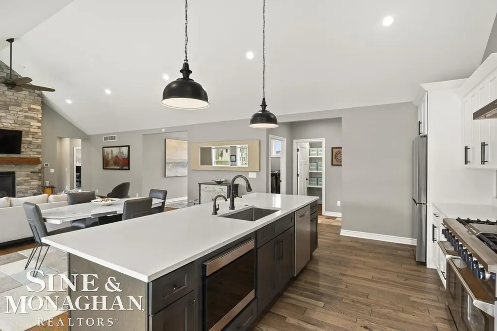 2285 White Hawk Trl Road Marion Township MI 48843