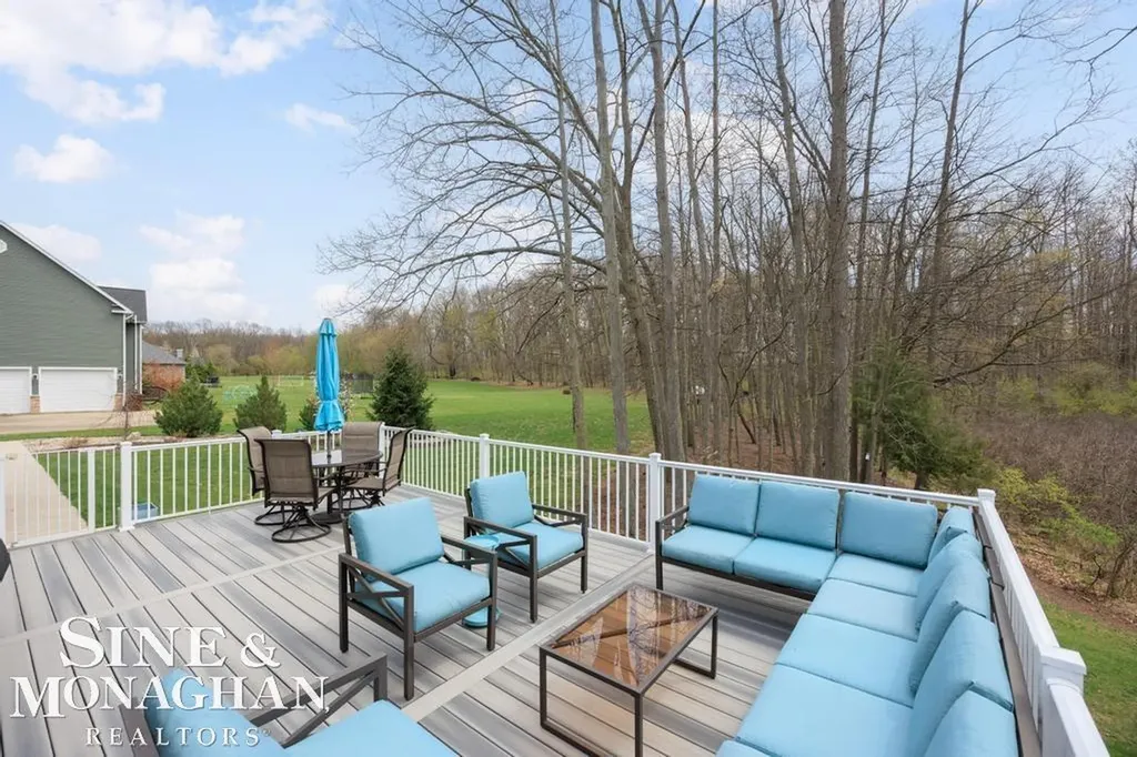 2285 White Hawk Trl Road Marion Township MI 48843
