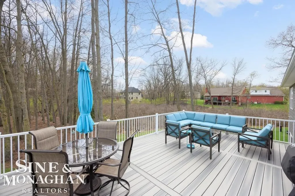 2285 White Hawk Trl Road Marion Township MI 48843