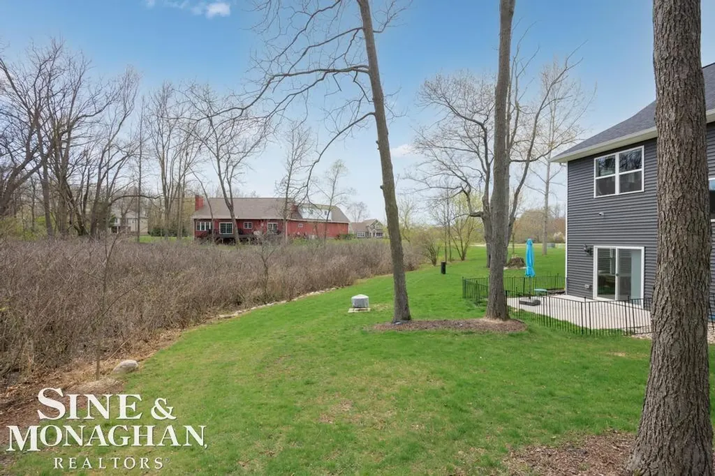 2285 White Hawk Trl Road Marion Township MI 48843