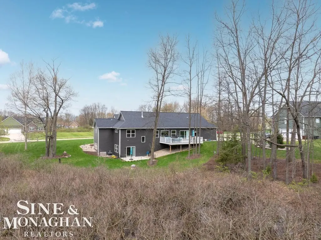 2285 White Hawk Trl Road Marion Township MI 48843
